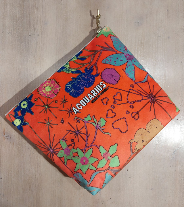 Orchidée Rouge. Pochette et trousse en velours.