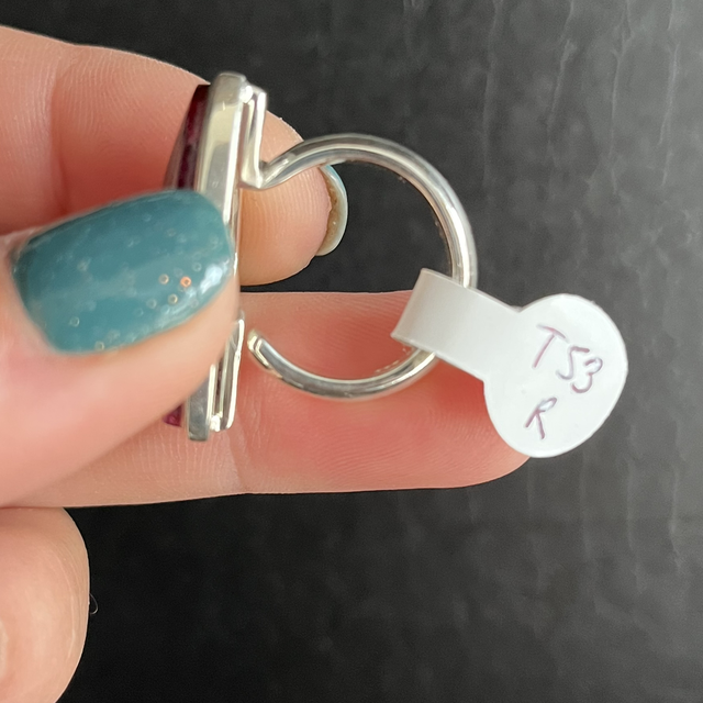 Bague en argent et Eudialyte de Russie - Taille 53 réglable