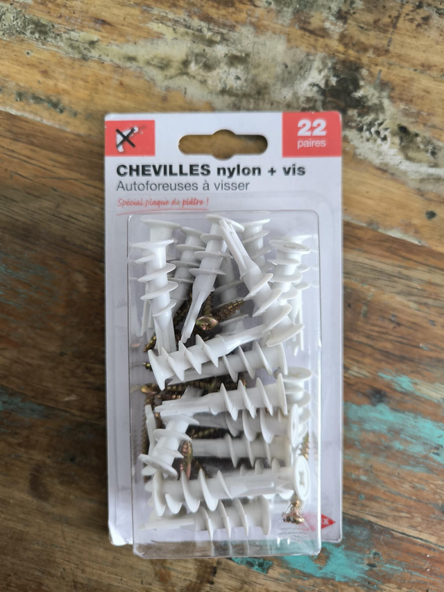 CHEVILLES NYLON AVEC VIS 22 PIÈCES 