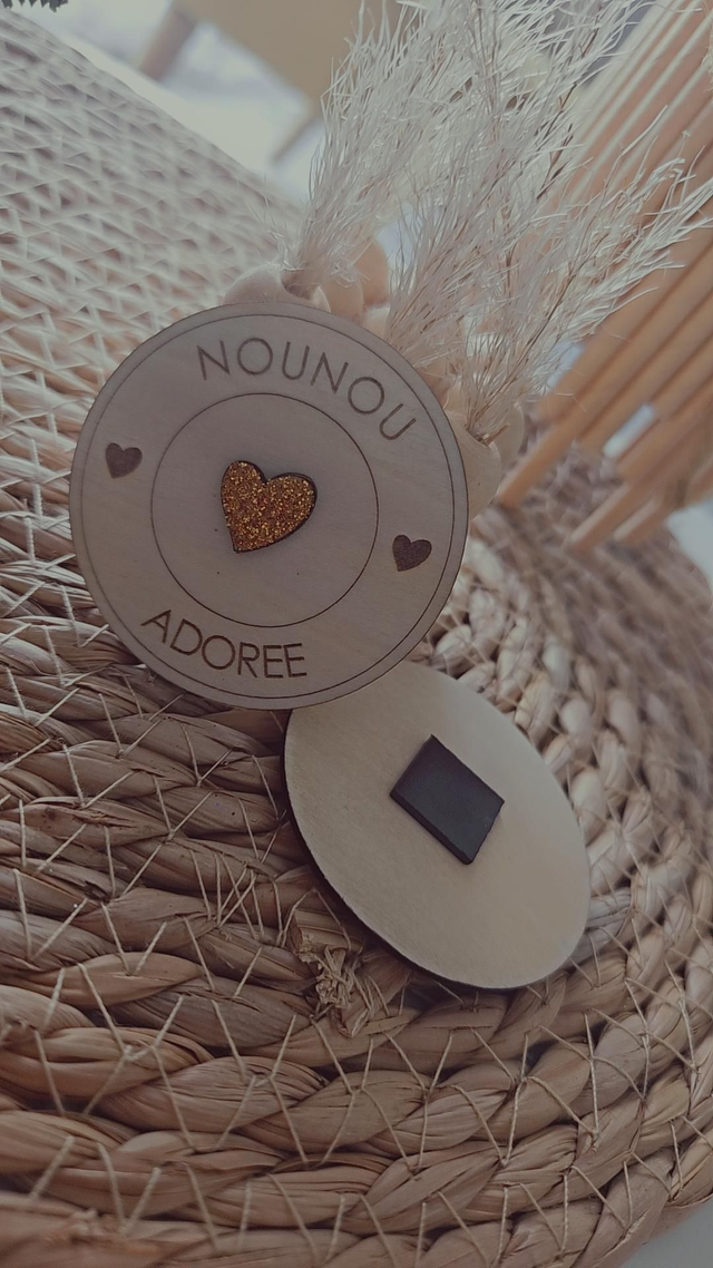 Magnet en bois &quot;Nounou adorée&quot;