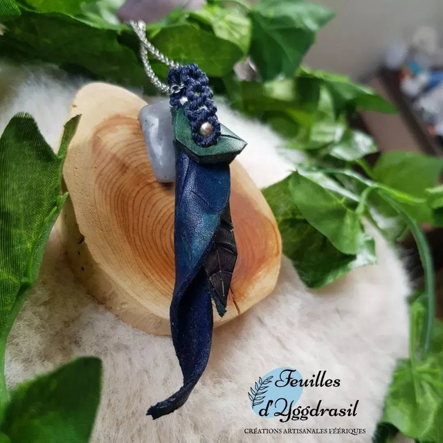 Pendenif "Feuilles d'Yggdrasil" Bleu-Vert