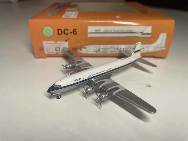 1/400 DC-6 UTA Union de Transport Aérien 