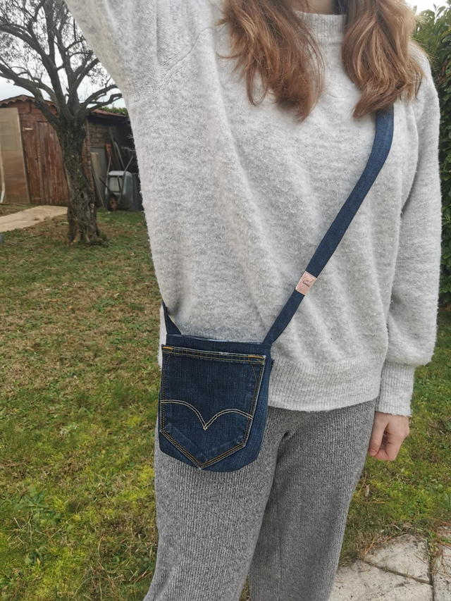 Sac bandoulière en jean et chemise rayée - Poches et boutonnage pression