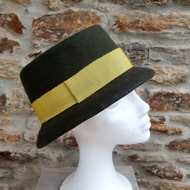 Sombrero cloché mujer fieltro lana color verde musgo oscuro Mauren