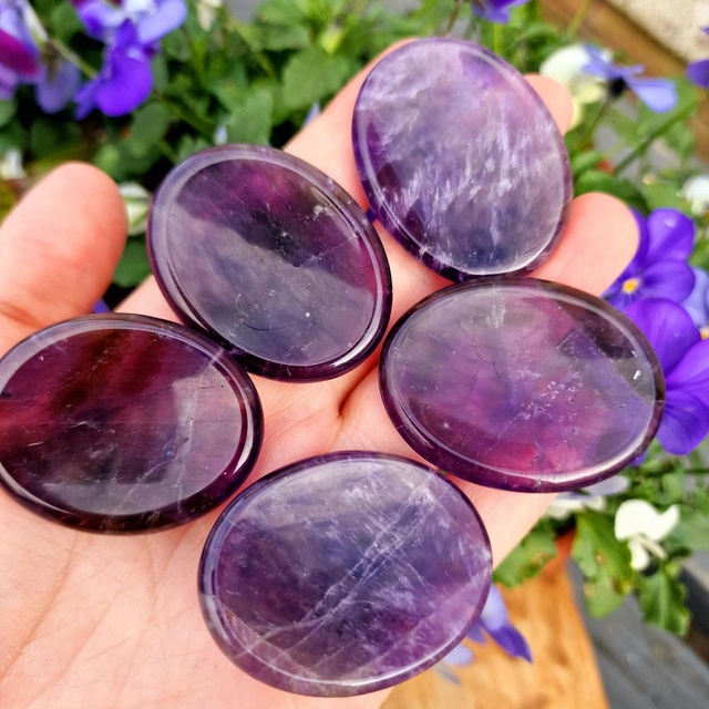 Amethyst Oval Worrystone 