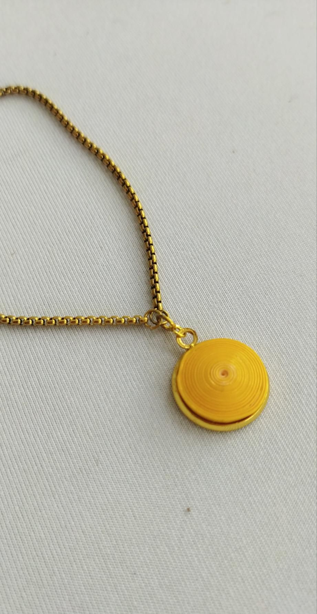 Bracelet jaune doré 