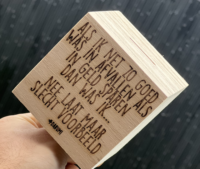 Gepersonaliseerde vierkante spaarpot