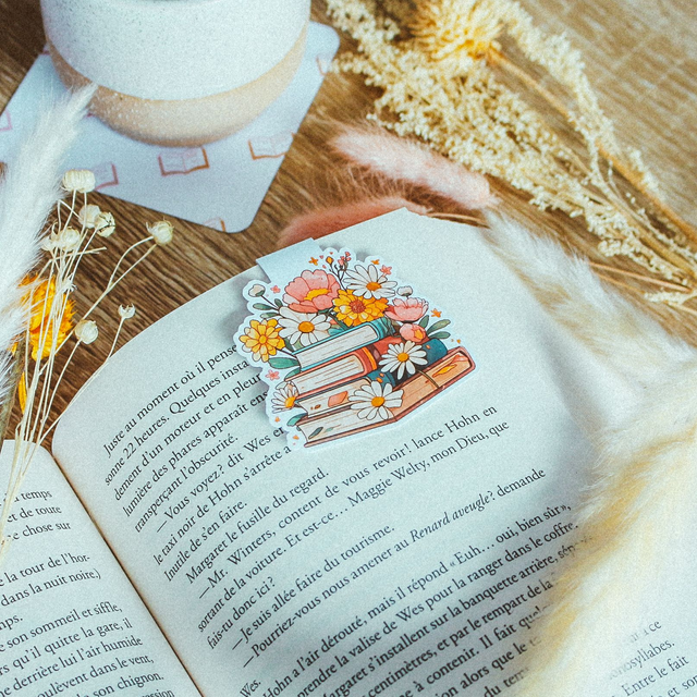 04 - Marque-Pages Magnétique - Pile de Livres Fleurie