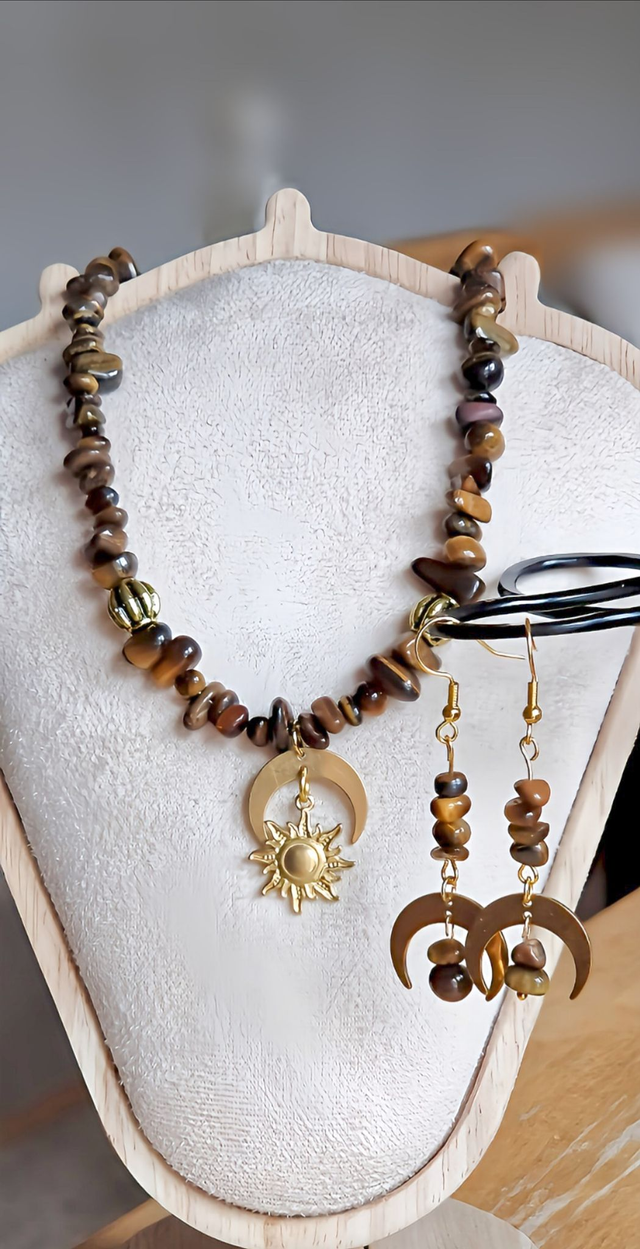 Sonne und Mondkette mit passenden Ohrringen aus Tigerauge    Set, Halskette, Edelsteine, Ohrschmuck