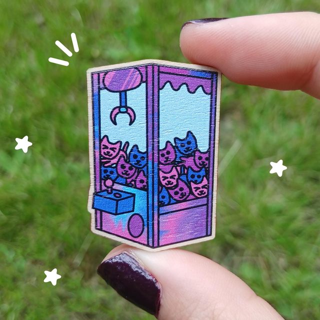 Claw Machine Wooden Pin Badge