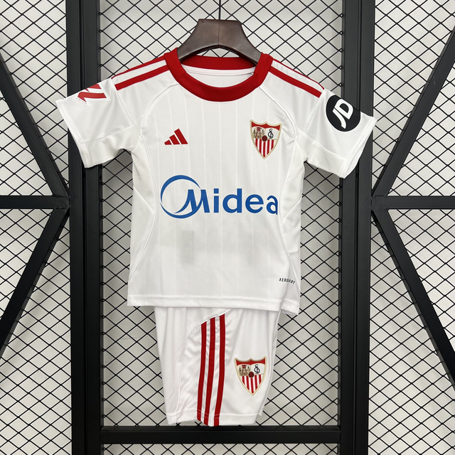 Conjunto camiseta + pantalón NIÑOS 1ª Sevilla - 25-26