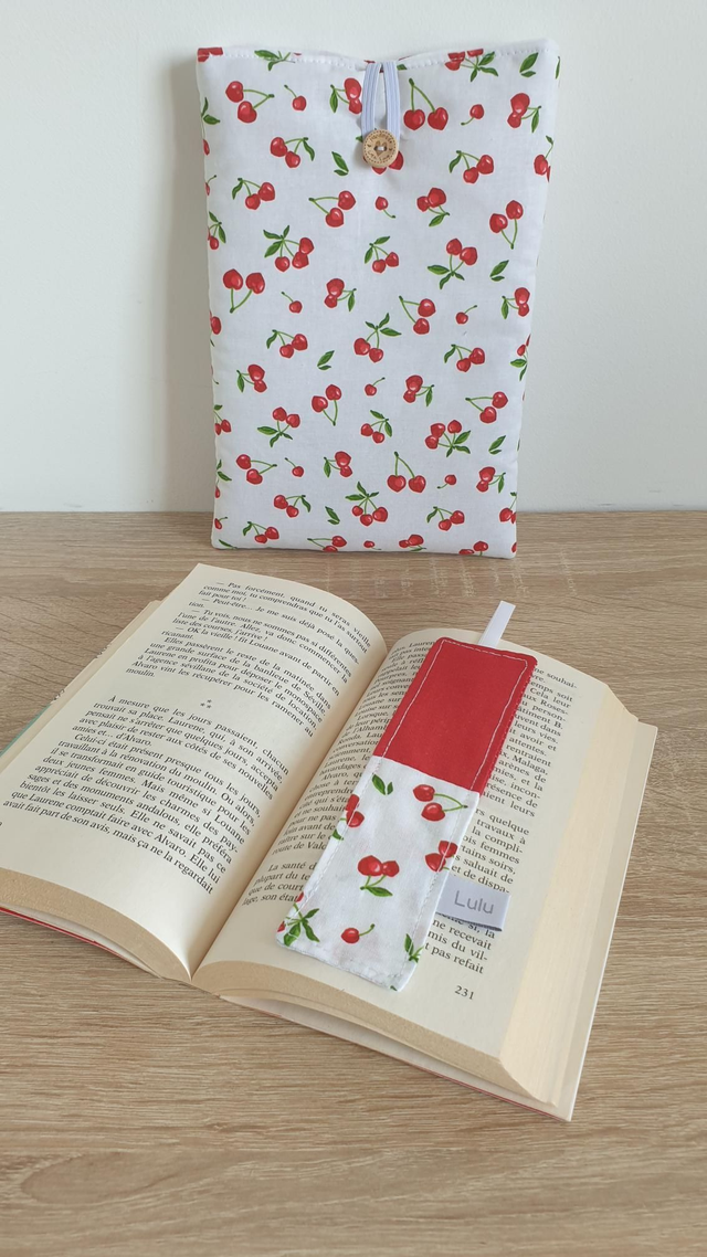 Pochette à livre + marque pages cerises 🍒 