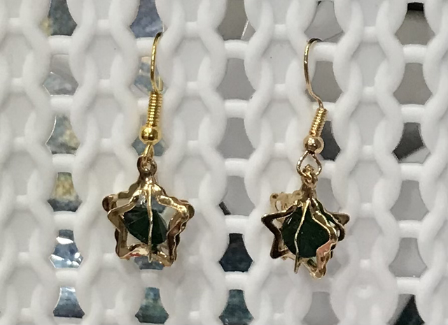 Green Dangling Earrings- GDE25
