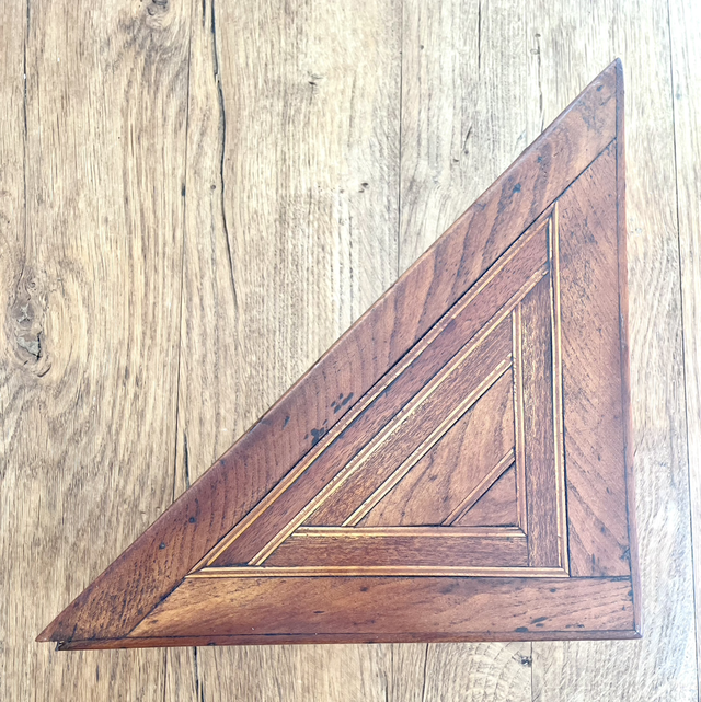 Boite à the en bois triangulaire
