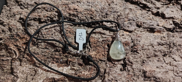 Collier préhnite ref.D12