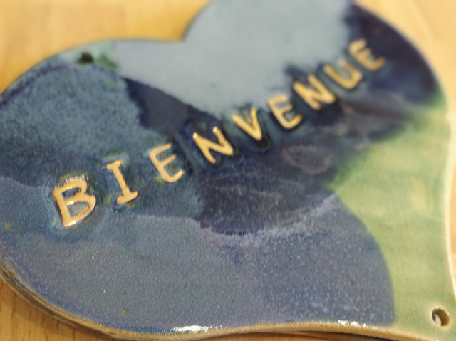 COEUR en grès bleu lagon et or "BIENVENUE"