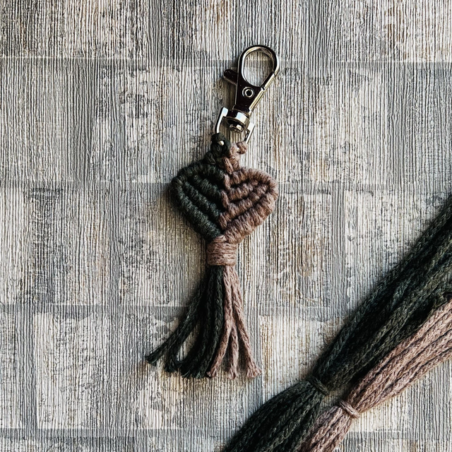 Macrame Bonded Heart Keychain Pine &amp; Oat