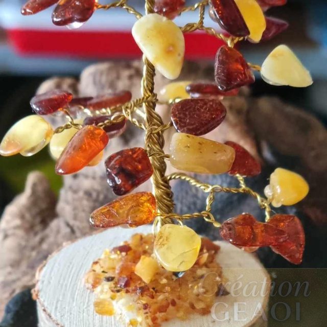 Arbre en Ambre "SYLVIA"( photo non contractuelle les couleurs et la forme peuvent varier d un arbre a l autre)