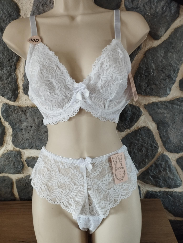 Ensemble Bonnet D blanc avec armatures