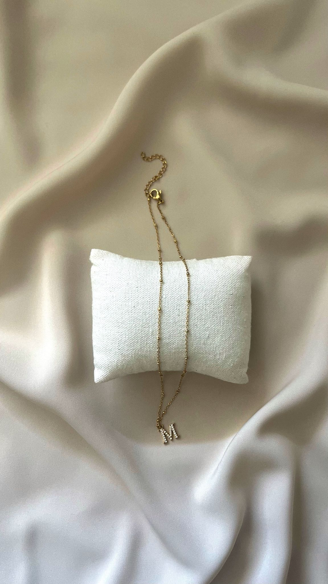 Collier INITIALE à maille satellite 