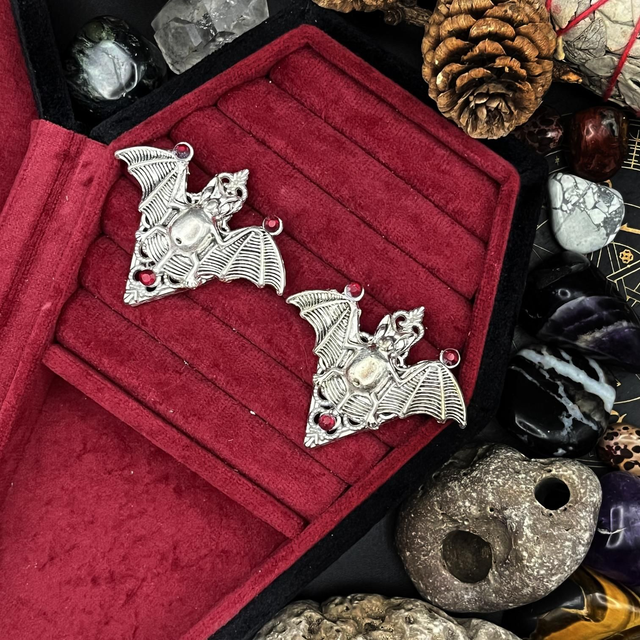 Vampire bat collar pin