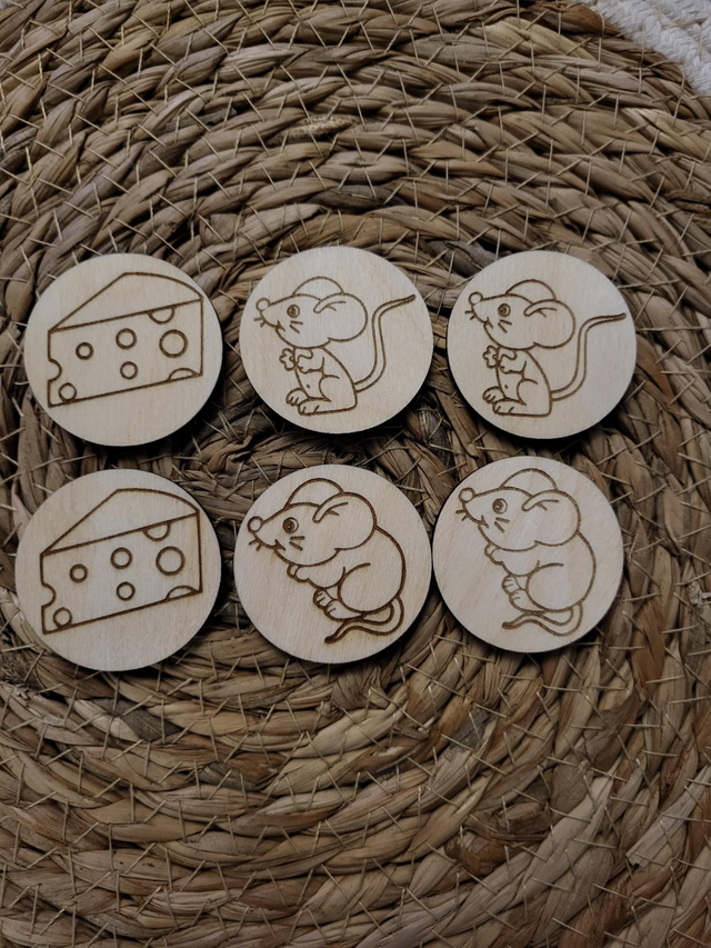 6 jetons (4 souris + 2 gruyères)