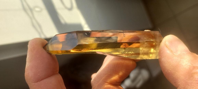 Citrine pointe pierre précieuse 