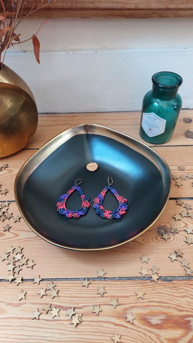 BO goûtes crochetées rouge violet