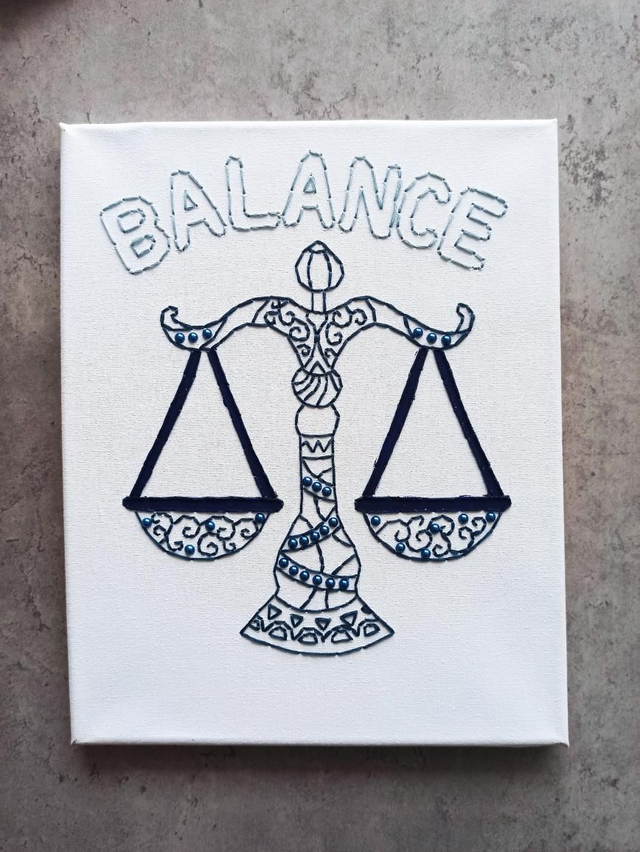 Toile brodée signe astro Balance