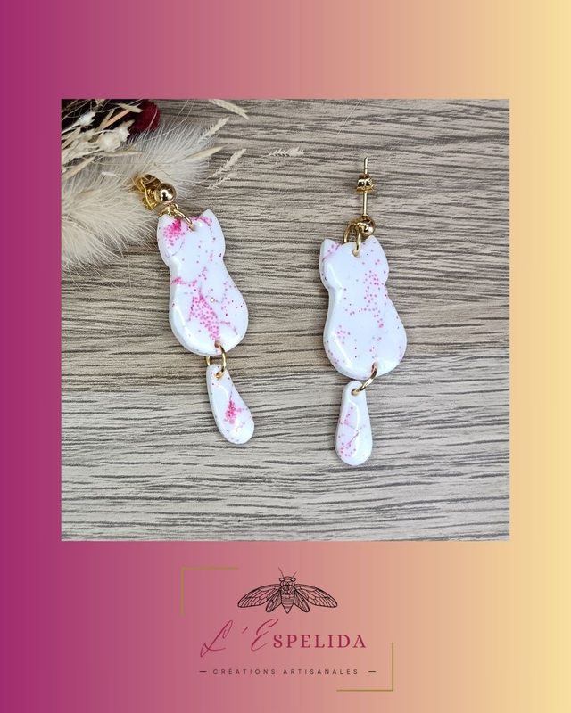 Chatons blancs à paillettes roses