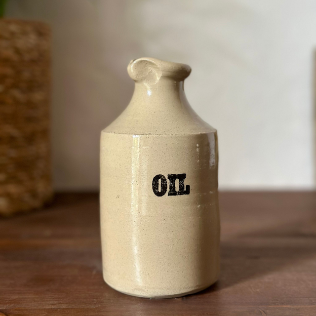la petite bouteille en grès Oil