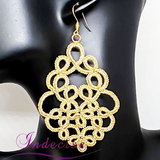 Boucles d'oreilles chandelier couleur or, crochets et pampilles en acier inoxydable - Créations Indecise