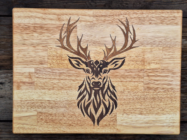 PLANCHE À DÉCOUPER N°108 - CERF