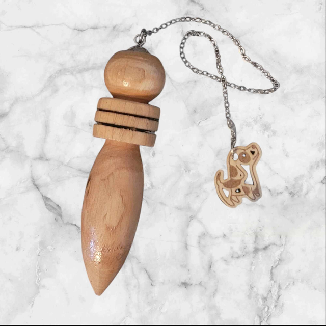 Pendule 18 en bois de cerisier