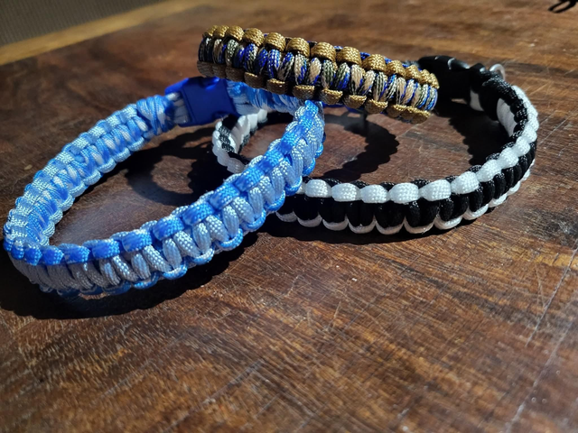 Lightweight cobra weave with plastic quick release clasp