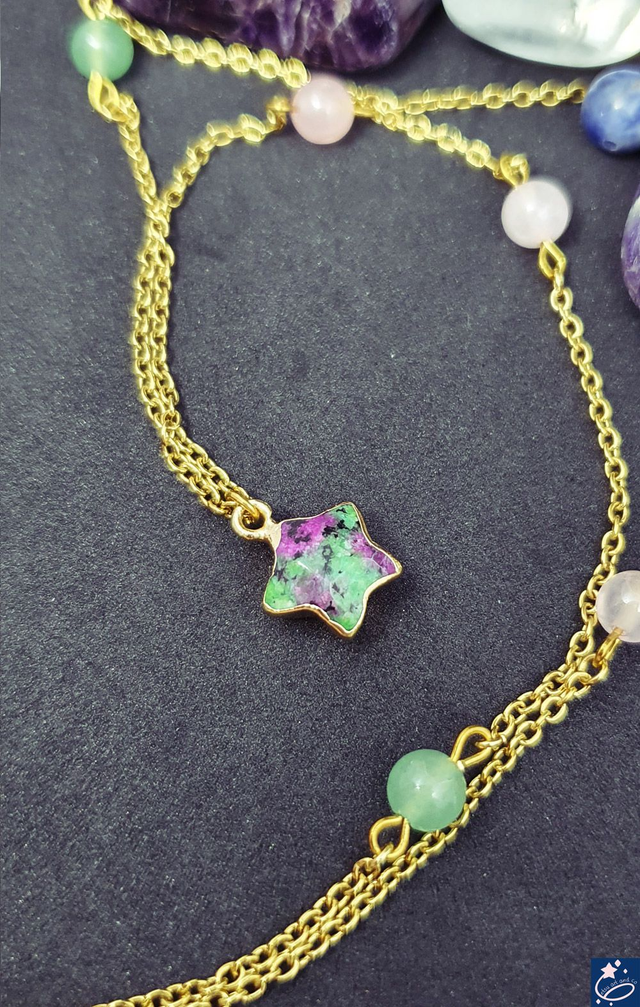 Collier étoile en rubis zoisite avec perles de quartz rose et amazonite 