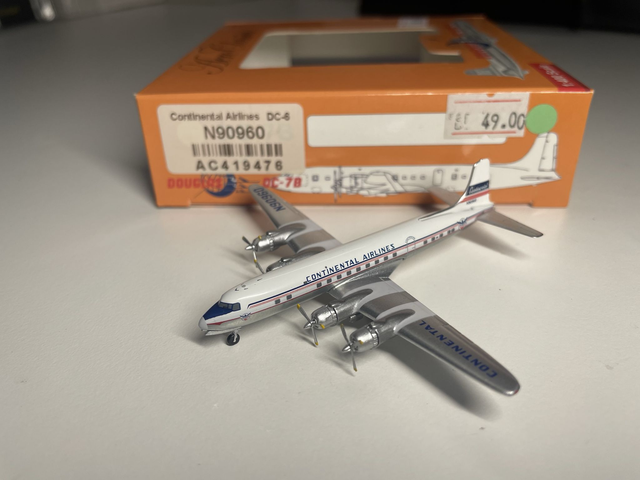 DC-6  Continental N90960