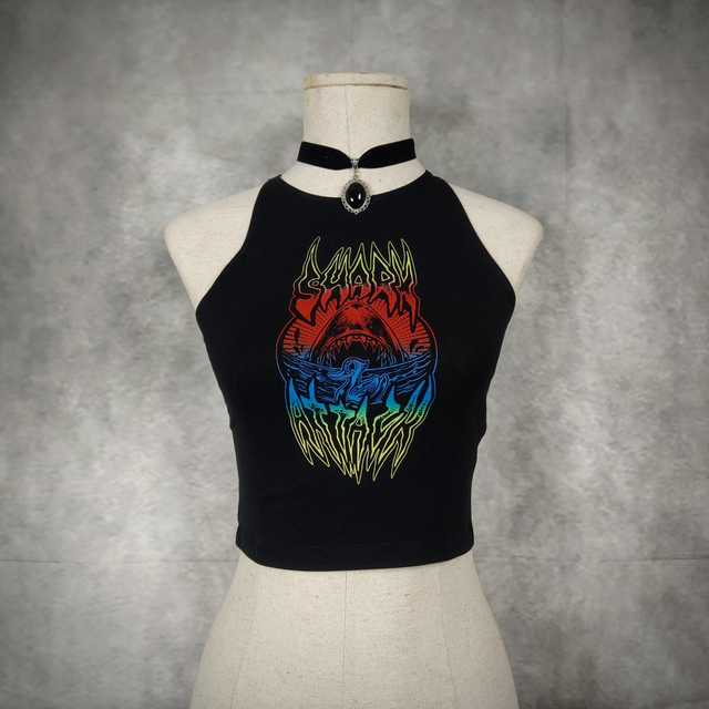 T-Shirt Cropped &quot;Sharkattack! Red Sunset&quot;