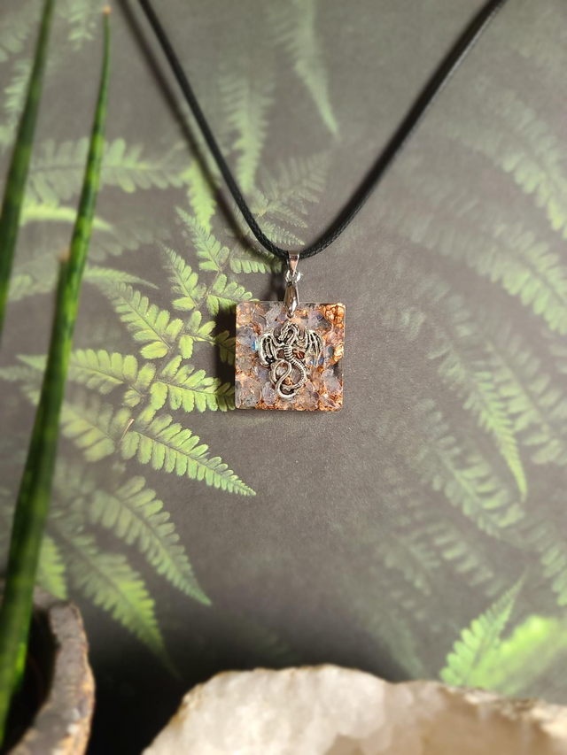 Dragon Labradorite 🐉 Carré