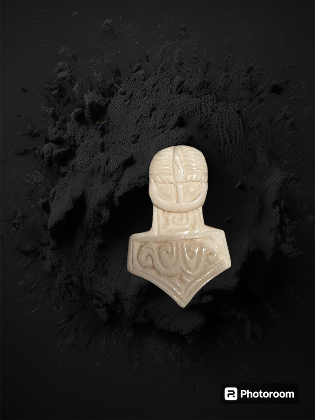 Pendentif marteau de Thor (Mjölnir) en os