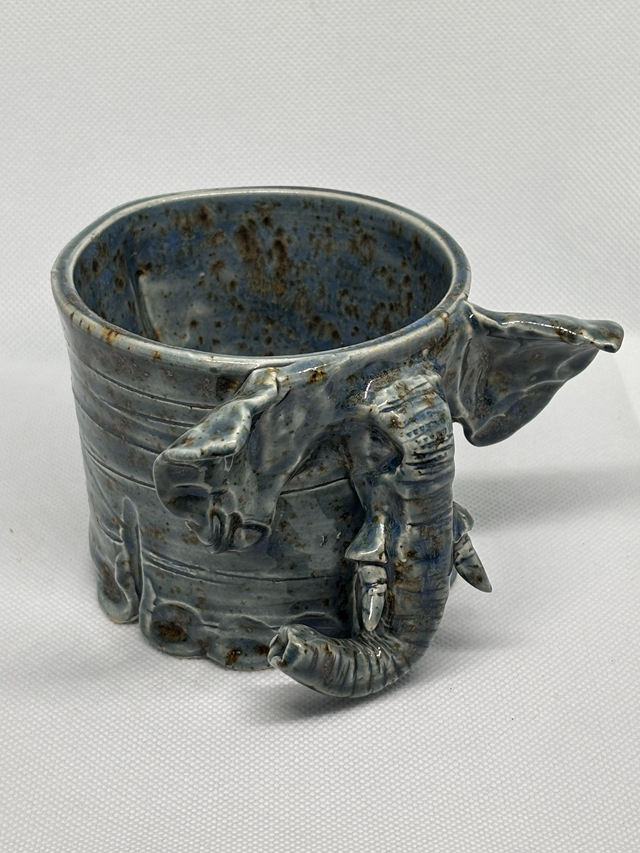 ELEPHANT JUG OR MUG