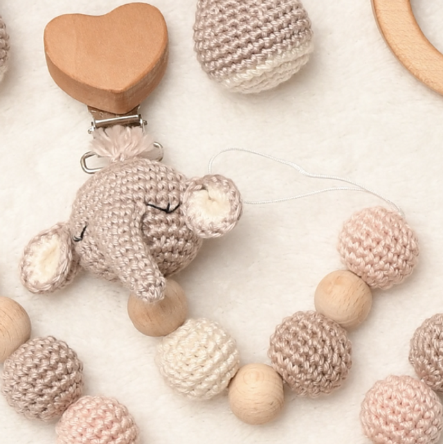 Schnullerkette „Elefant Emilia“ Puderrosa