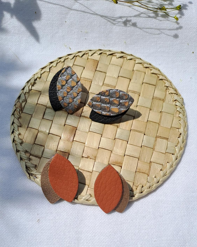 Boucles d'oreilles en matières végétales de céréales, pommes et liège 