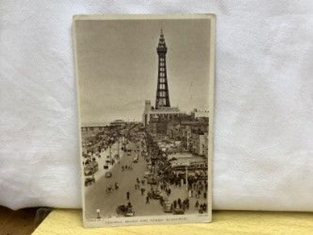 Blackpool, Central Beach and Tower, Lancashire, Posted 1949 Raphael Tuck &amp; Sons. Our Ref No R410 £2.25
