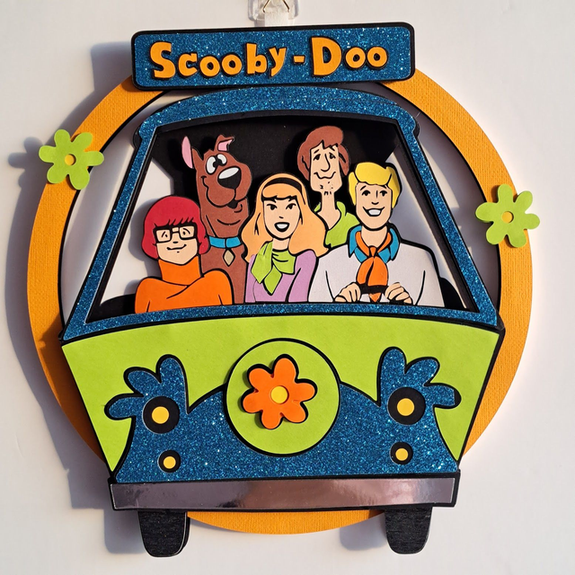 Couronne  décorative  murale  Scoubidou