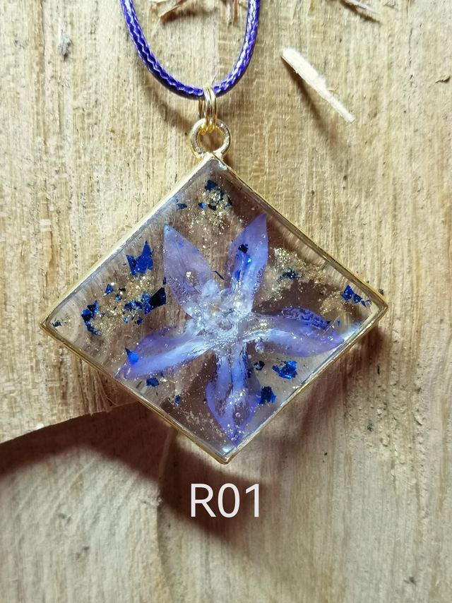 Collier RS01 résine 