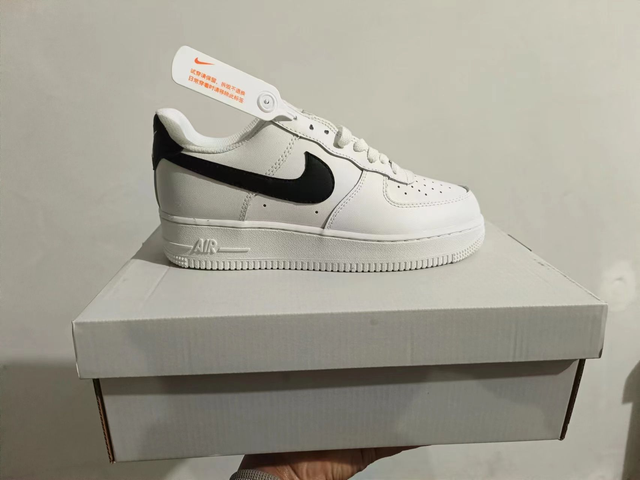 Nike Air Force 1 (Vendu sans la boîte )
