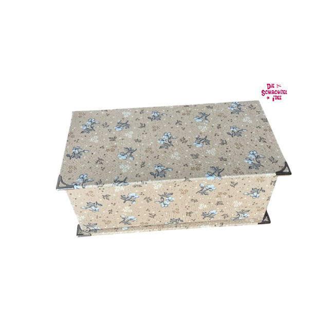 Bianca „Blüten in grau“