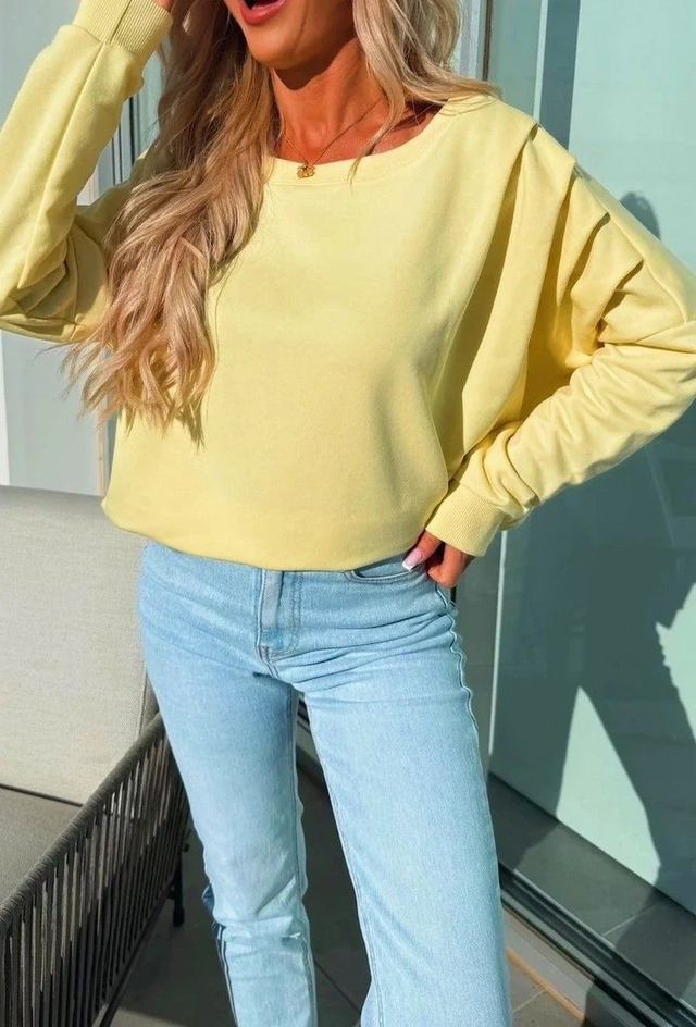 Pull avec plis jaune