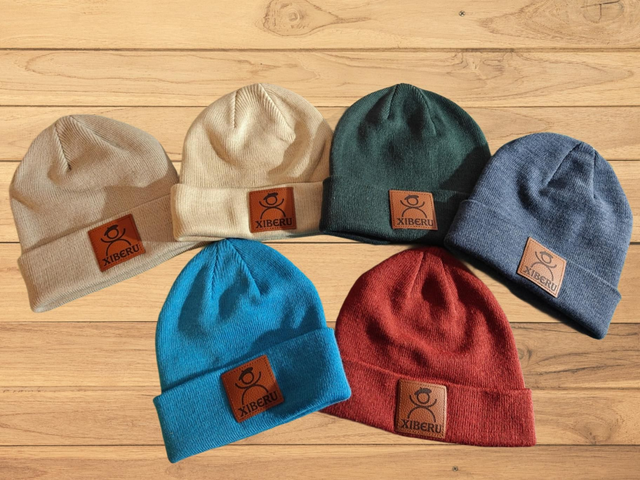 Bonnet écusson cuir végétal 